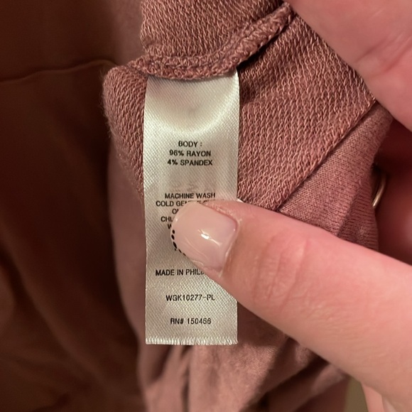 Hooded long sleeve hoodie shirt with thumb holes - Picture 3 of 7